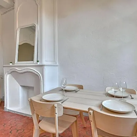 Les Brunes - Wi-fi - Centre - Proche Theatres Apartment *