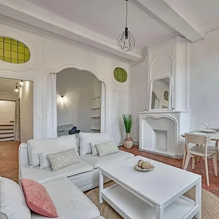 Les Brunes - Wi-fi - Centre - Proche Theatres Apartment